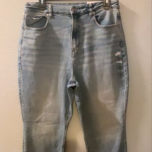 American Eagle stretch curvy mom jean